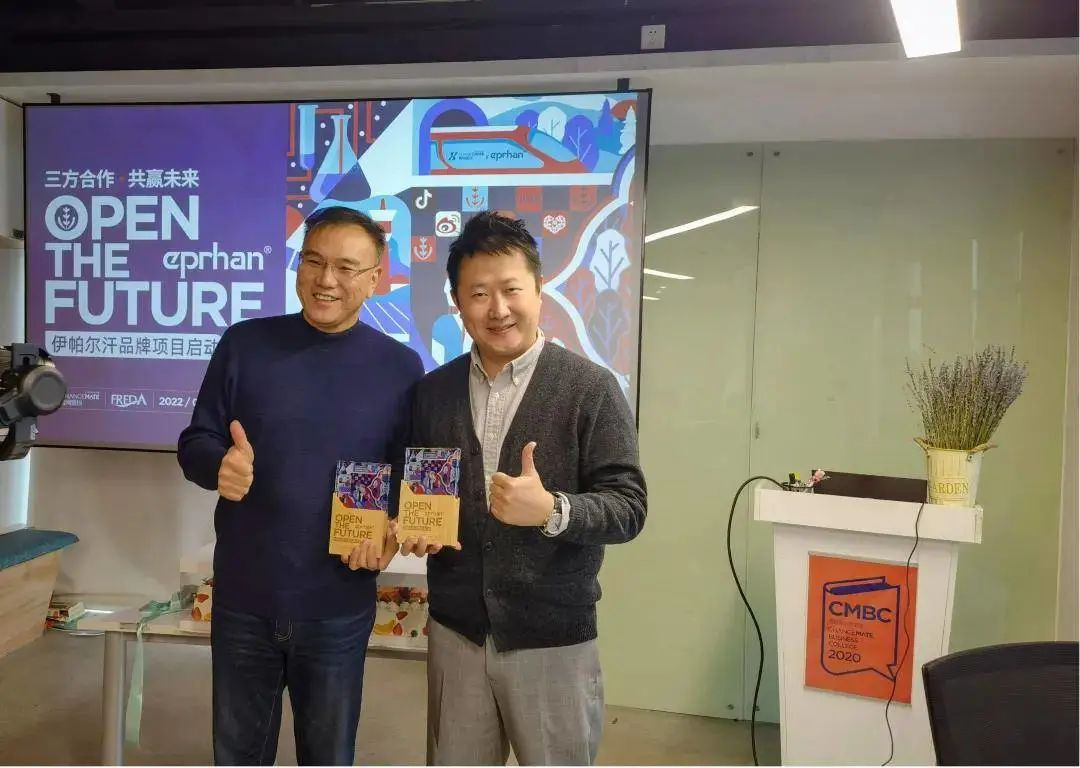 小红书起诉4家通告平台和MCN机构;天猫国际推出三大跨境进口新服务;拼多多推出「虚拟直播带货」… | 美妆风向标