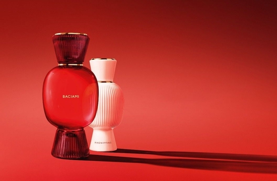 侍刻 SIDEKICK 复合护肤系列;Chanel 升级版泡泡粉底液;花洛莉亚初吻棒... | 新品速递