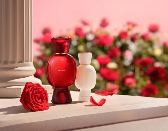 侍刻 SIDEKICK 复合护肤系列;Chanel 升级版泡泡粉底液;花洛莉亚初吻棒... | 新品速递