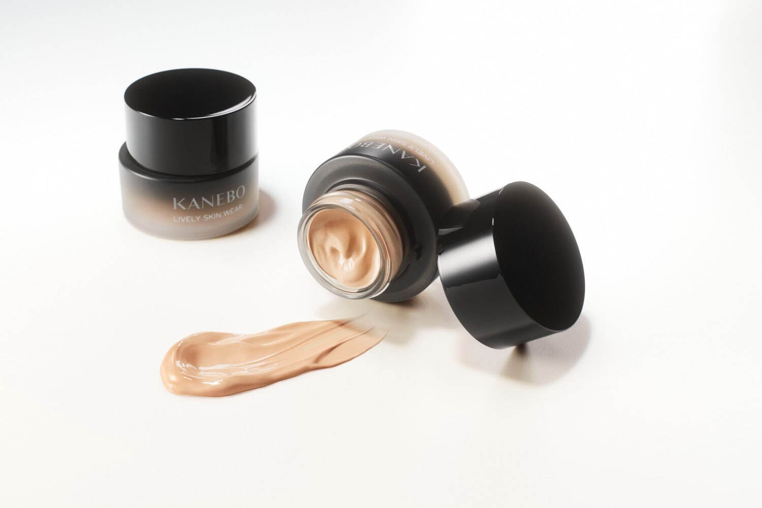 侍刻 SIDEKICK 复合护肤系列;Chanel 升级版泡泡粉底液;花洛莉亚初吻棒... | 新品速递