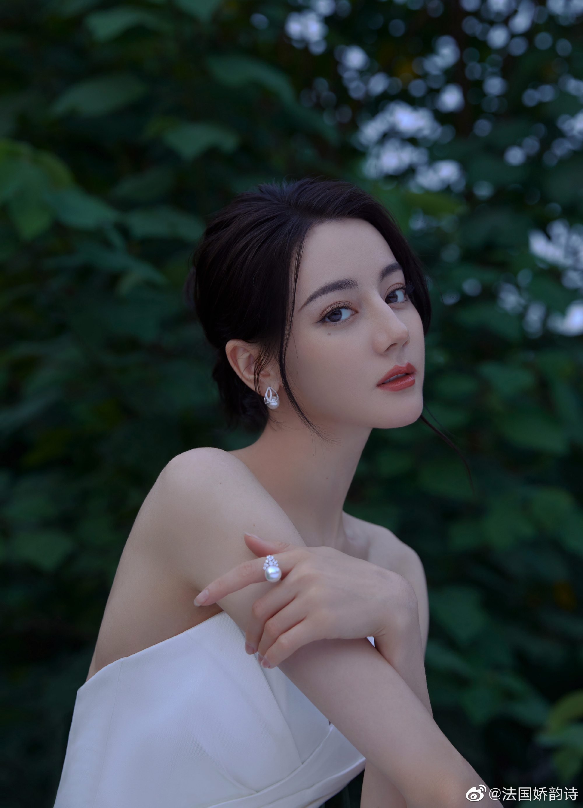 超3793亿!京东公布618终极战报;NMN行业首个标准或将公布;露华浓申请破产保护... | 美妆风向标