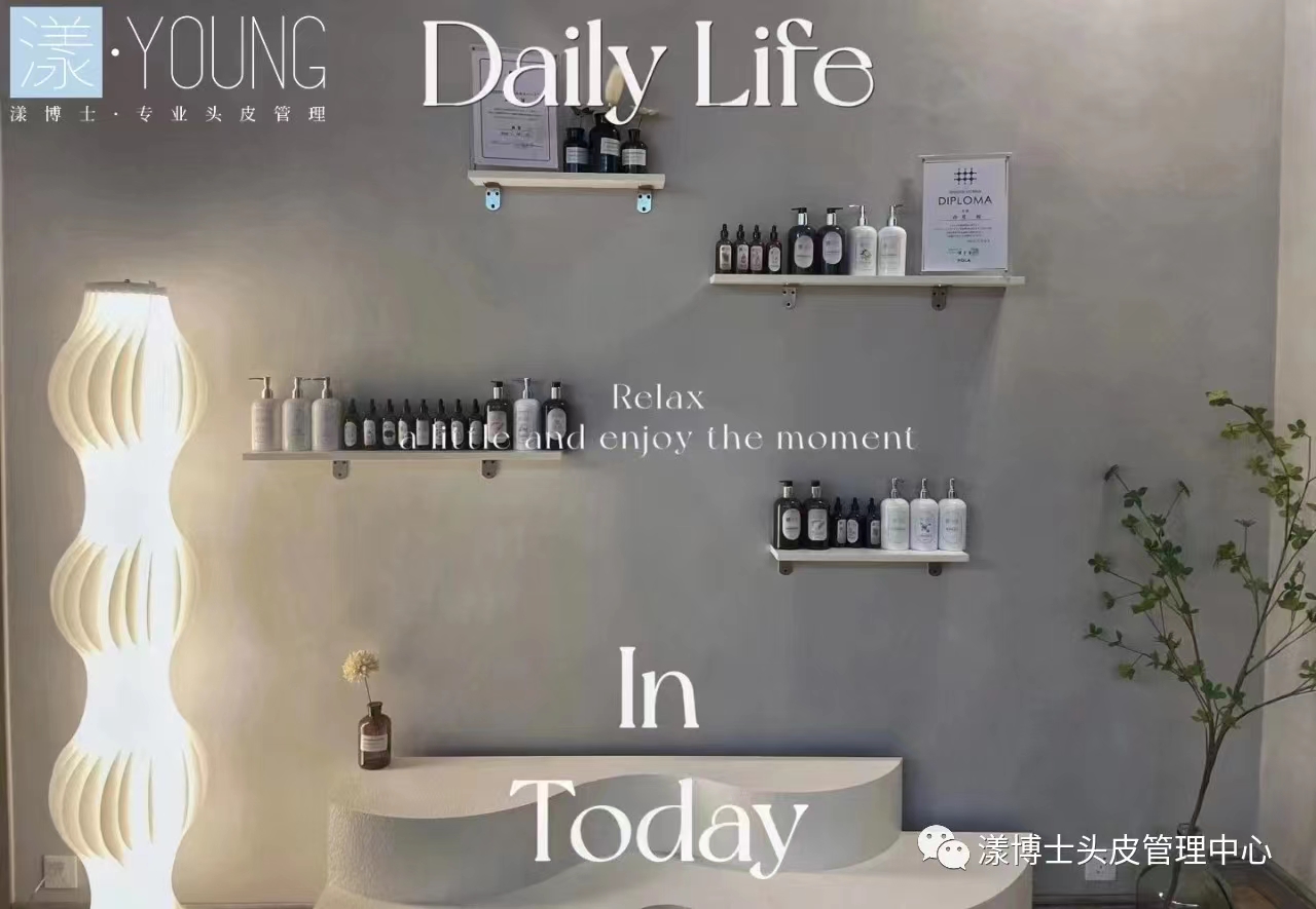 央视315晚会曝光美容针非法注射;丝芙兰合作TikTok上线美妆孵化器计划;雅诗兰黛官宣全球代言人杨幂... | 美妆风向标