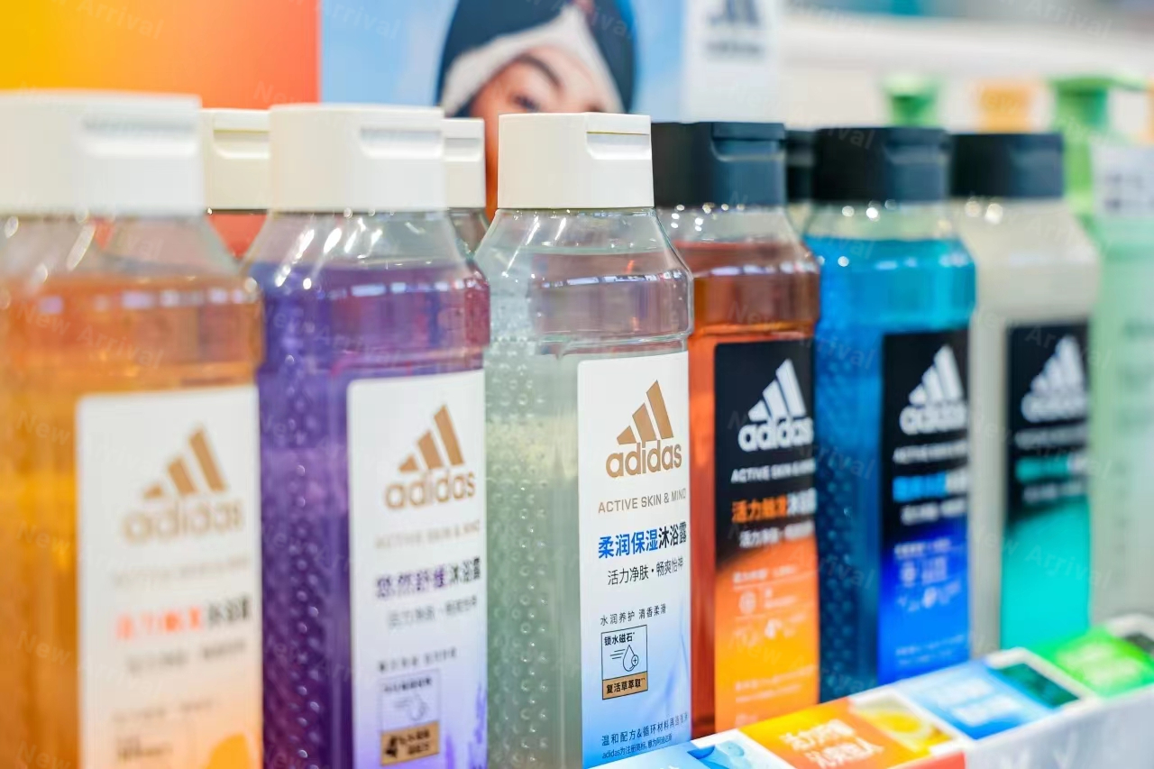 MarcJacobs胶囊便携香水;Dior×可口可乐联名系列;COLORKEY×DQ冰激凌唇釉系列... | 新品速递