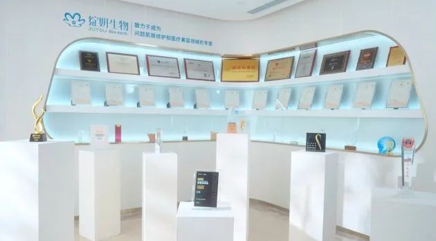 美妆圈一周热点:稚优泉控股彩妆品牌末燃退出市场;宝洁或将出售沙宣中国业务;欧盟正式禁止装饰性闪光粉... | 美妆风向标