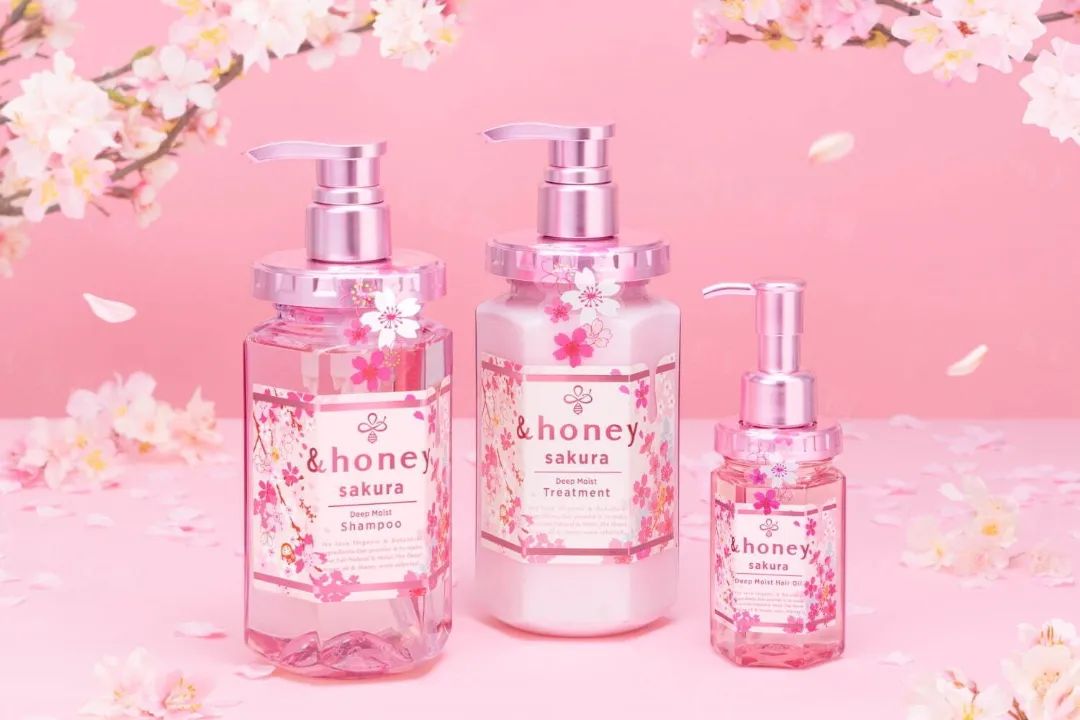 美妆圈一周新品(下):雅诗兰黛小棕瓶卸妆膏与洁面啫喱;春日来信传明酸精华升级版;moody×RIO联名系列... | 新品速递