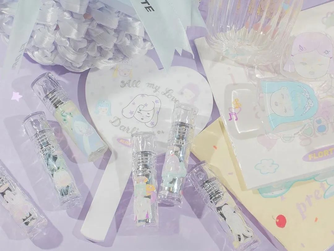 美妆圈一周新品(下):CT好莱坞系列唇膏与唇线笔;dasique代曦可色彩工作室系列;BABI秀场定妆喷雾... | 新品速递