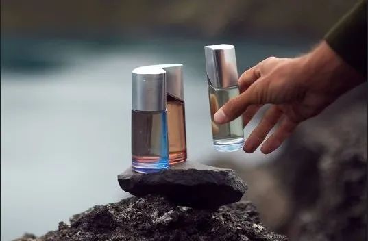 一周热点:药监局:不建议儿童使用防晒喷雾;强脉冲、射频类仪器将纳入医疗器械管控;娇韵诗购地发展「从田间到肌肤」模式| 美妆风向标