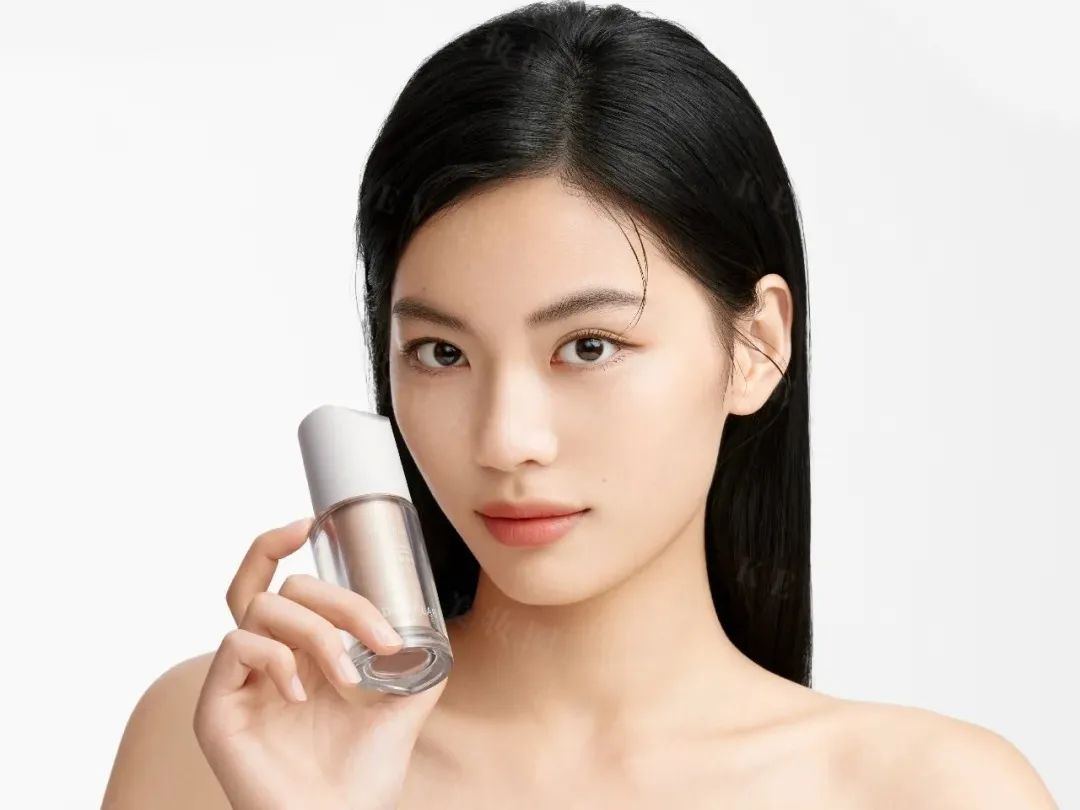 美妆圈一周新品(上):阿玛尼大师散粉;酵色钻石高光棒;Colorkey×狐妖小红娘月红篇联名水雾唇露... | 新品速递
