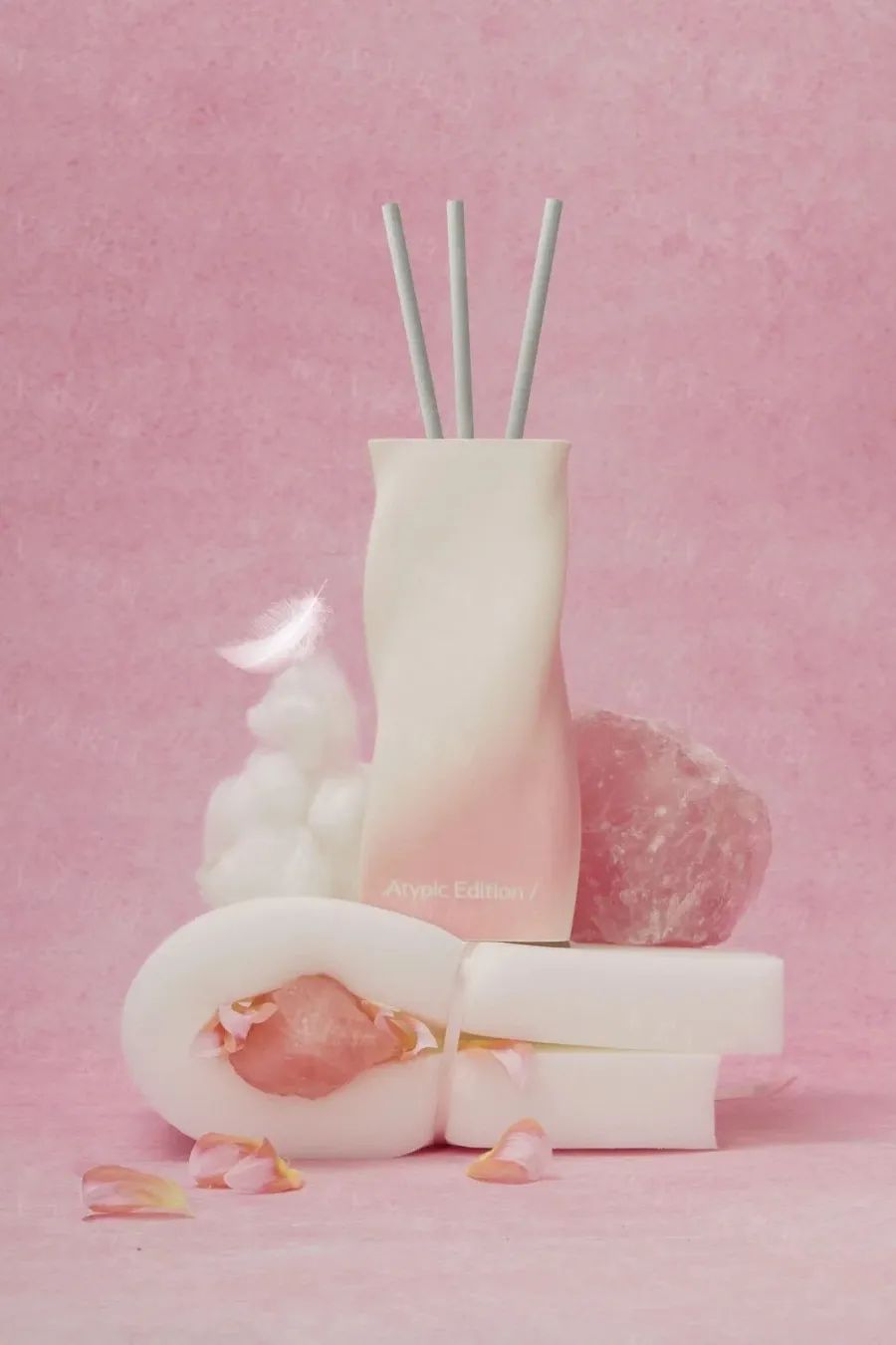 美妆圈一周新品(上):CHANEL香奈儿占星术系列;Girlcult构奇蟠桃大会系列;格力微电流美容仪... | 新品速递