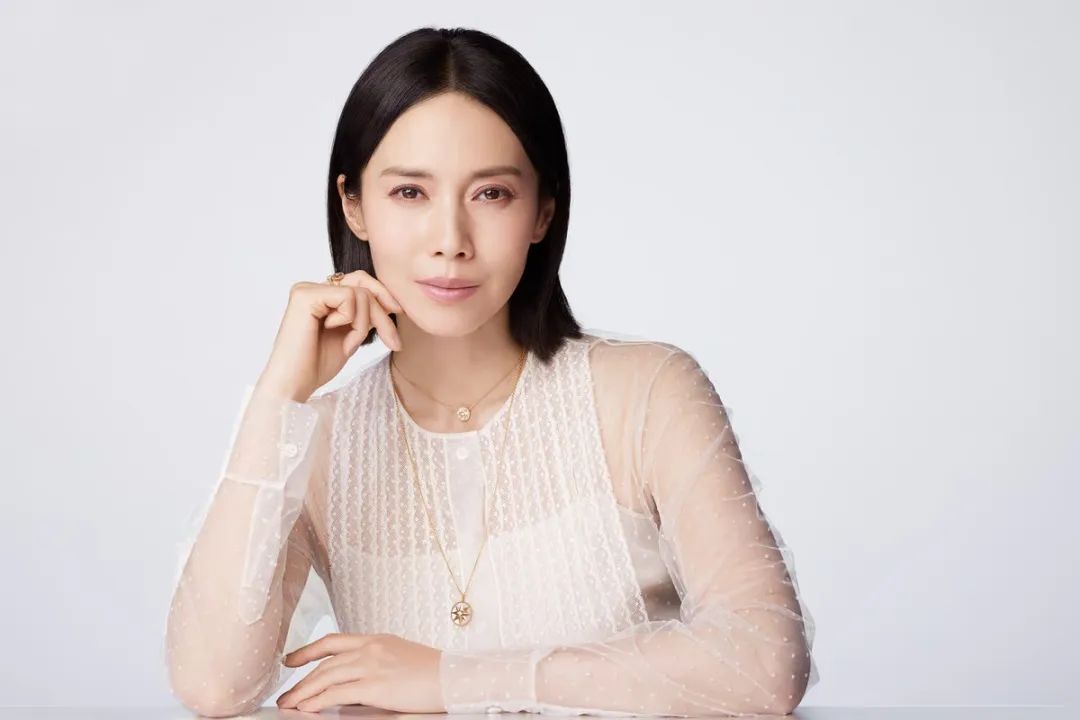 周热点:天猫双11预售提前并计划投入数百亿;欧莱雅投资纯净彩妆品牌Ami Colé;LUSH削减加拿大业务并裁员 | 美妆风向标