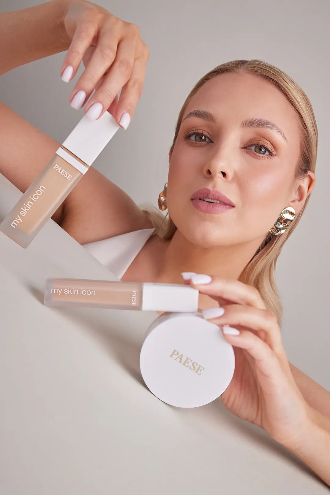 海外上新：勃肯鞋新开足护系列；凝胶转牛奶配方磨砂膏；睫毛膏型护发棒… | 新品速递