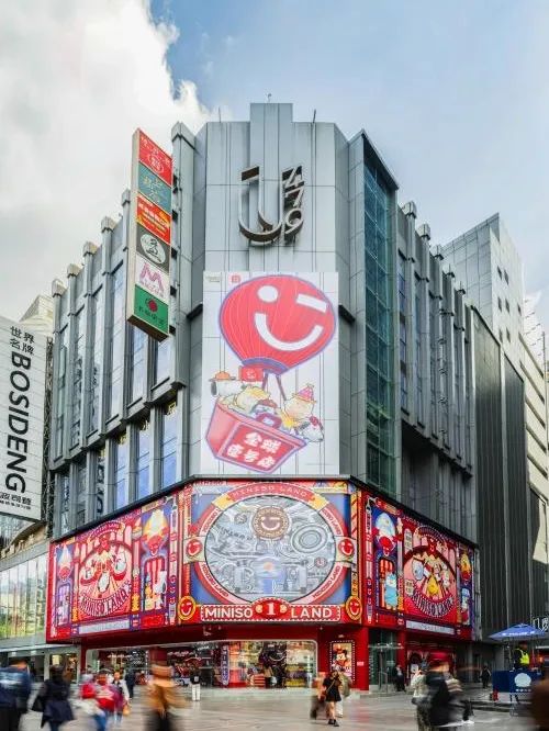一周热点:贝玲妃回归中国市场重启海外旗舰店;天猫公布出海增长计划榜单;阿里巴巴支付30亿元和解集体诉讼垄断行为 | 美妆风向标