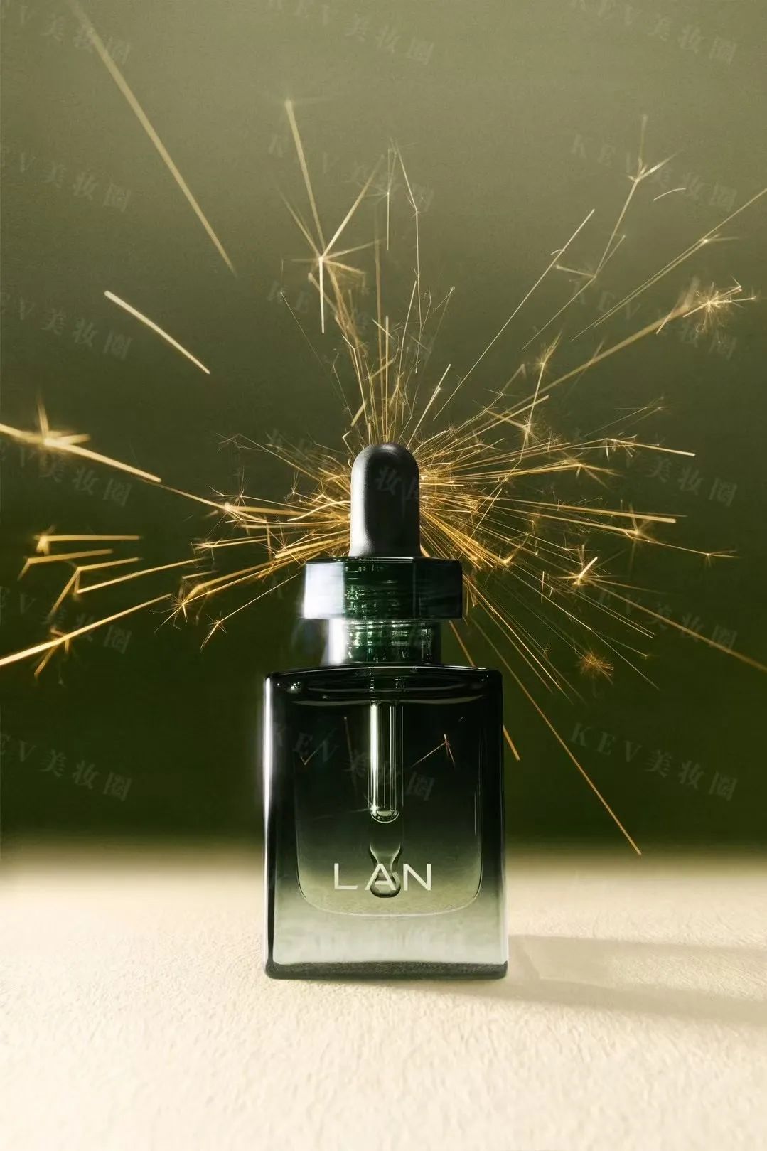 4、CT 2.jpg 美妆圈一周新品(上):LAN兰时光兰花系列星星眼油;卡地亚身体护理系列;润百颜小蓝管身体乳... | 新品速递
