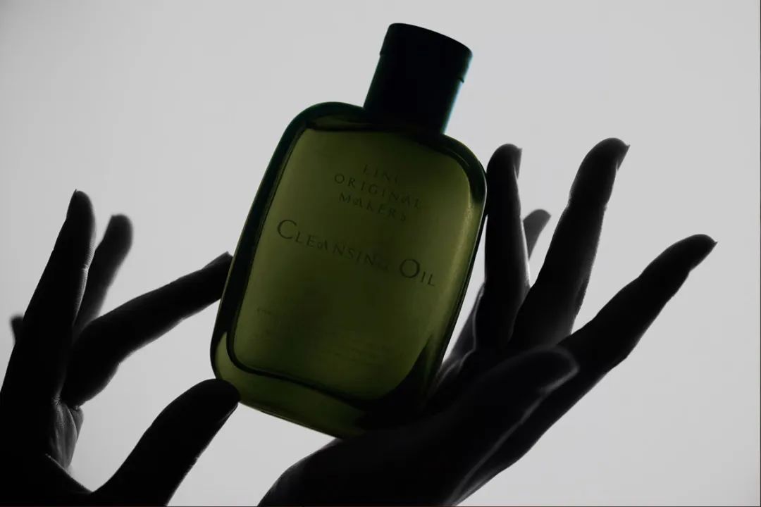 海外上新：胶原蛋白促进剂；“油包水”绿蚕丝面膜；唇手多功能保湿膏；夜之香水… | 新品速递