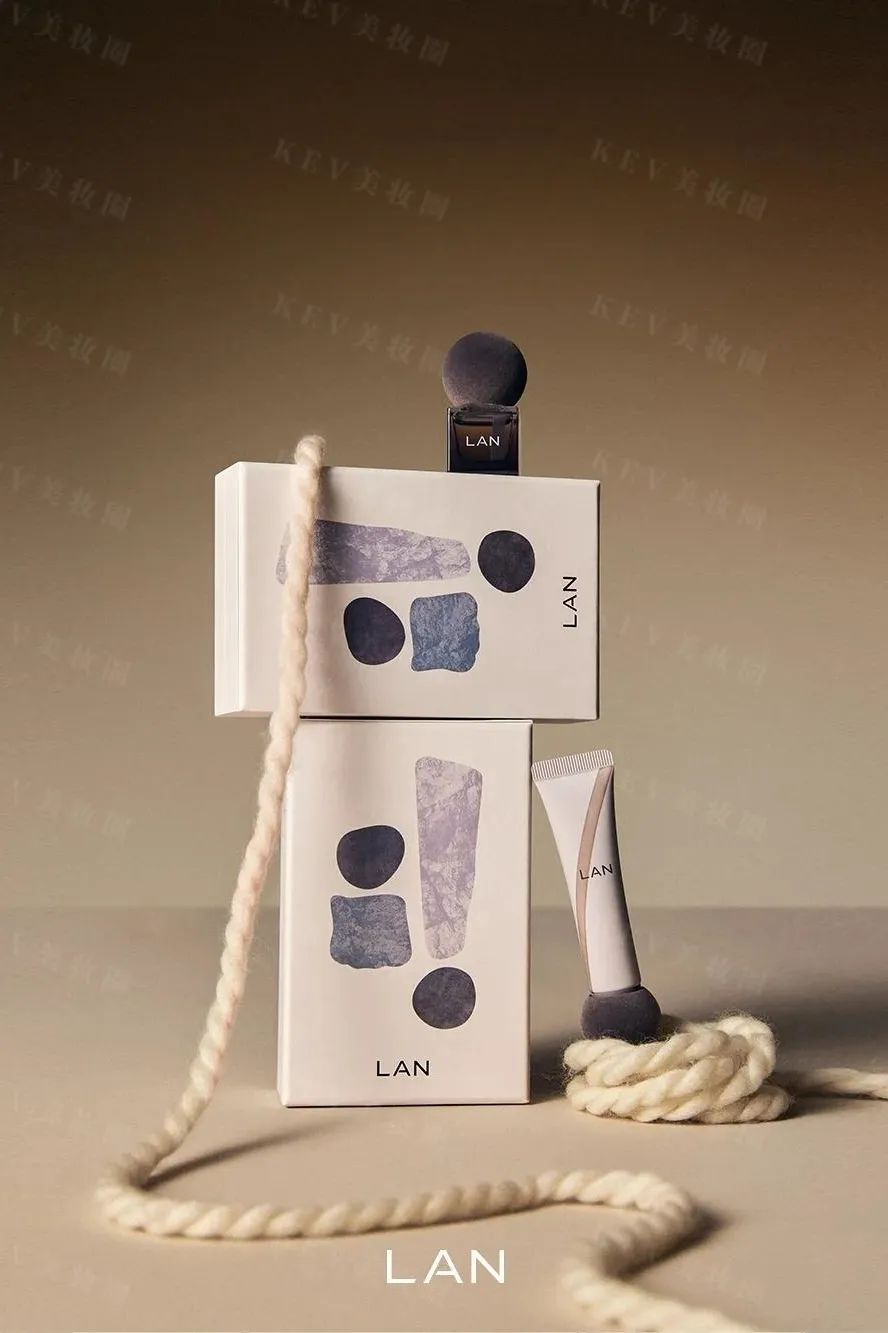 4、CT 2.jpg 美妆圈一周新品(下):IPSA黑晶水精华;Lavas荒境之水系列香氛护手霜;Clinique倩碧院线专研系列 | 新品速递