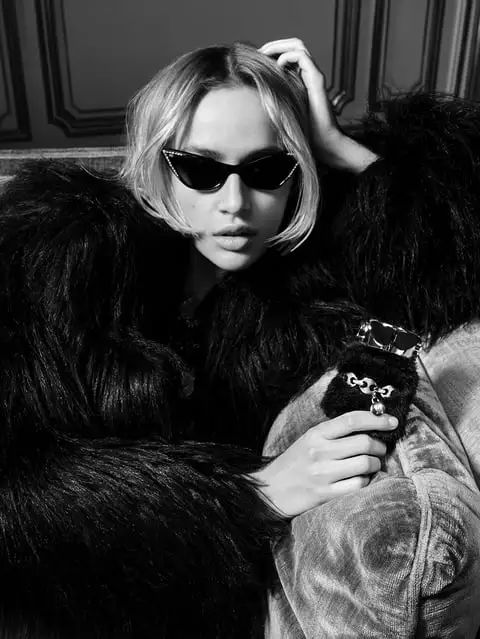 海外上新：薬用护肤粉；红豆麻薯唇膜；粉红豹香水；干发粉… | 新品速递