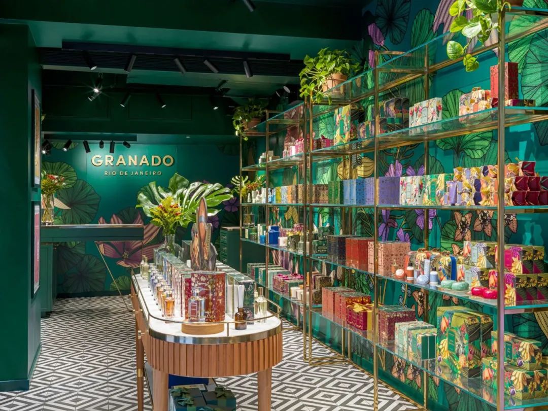 化妆品广告不得明示或暗示具有医疗作用;欧莱雅收购韩国美容品牌Dr.G;欧盟新法规:2030年所有包装都必须可回收 | 美妆风向标