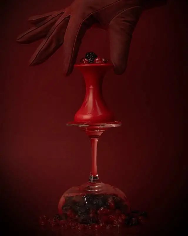 AI光疗抗衰面膜;情绪药妆系列;香氛防晒喷雾;哈利·波特怪味豆眼影… | 海外上新