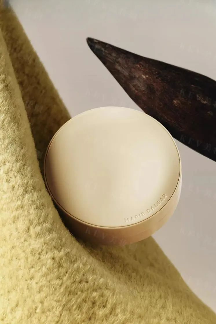 美妆圈一周新品(上):橘朵橘标高性能彩妆;七寸九印迹香水纹身贴;欧莱雅焊妆红喷;恋火海岛系列... | 新品速递