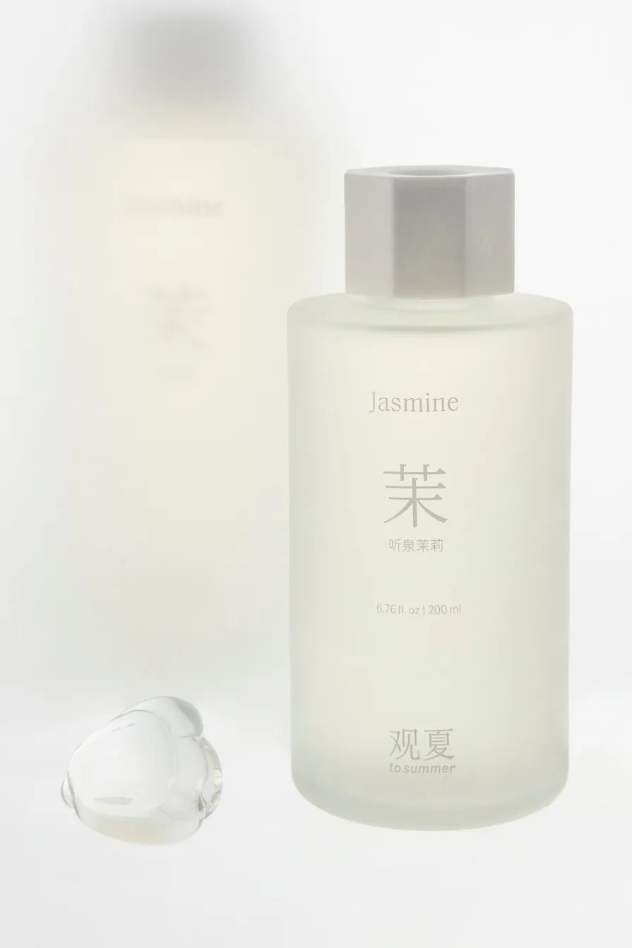 美妆圈一周新品(上):OLAY肽棒次抛;雅诗兰黛智妍胶原水乳;观夏2025氤氲冰夏时节香薰系列... | 新品速递