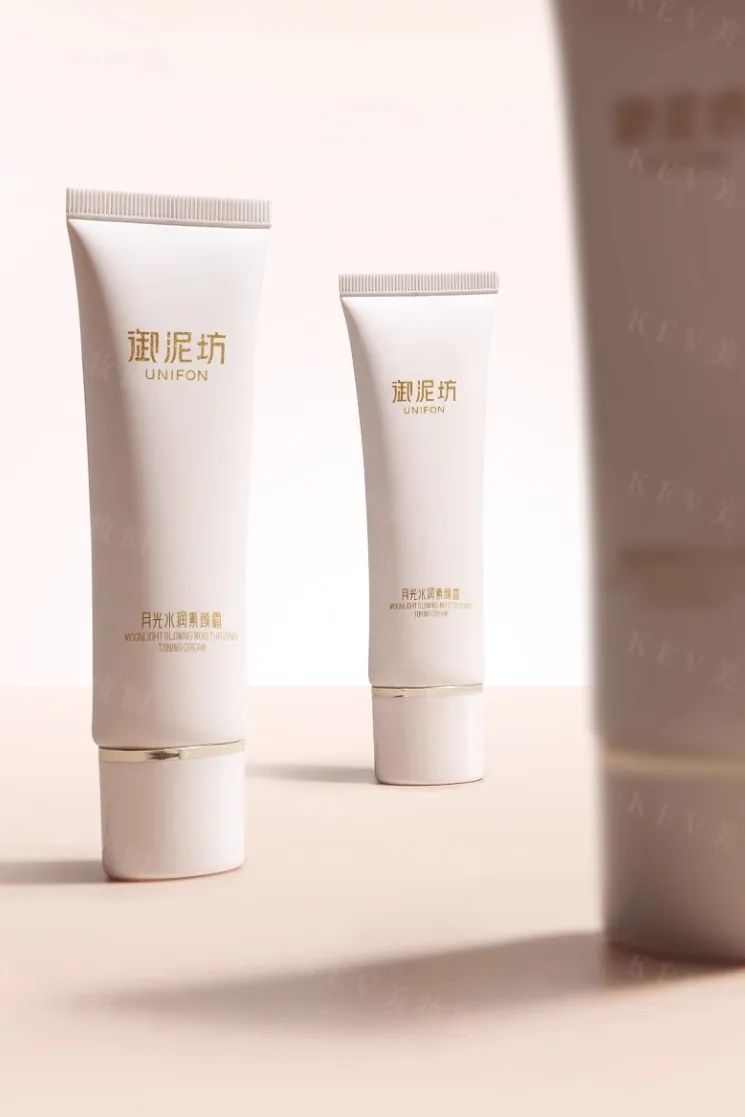 美妆圈一周新品(下):John Jeff姜黄持妆粉底液;彩棠气色多用膏;阿玛尼小冰棒唇精华;迪奥后台系列腮红... | 新品速递