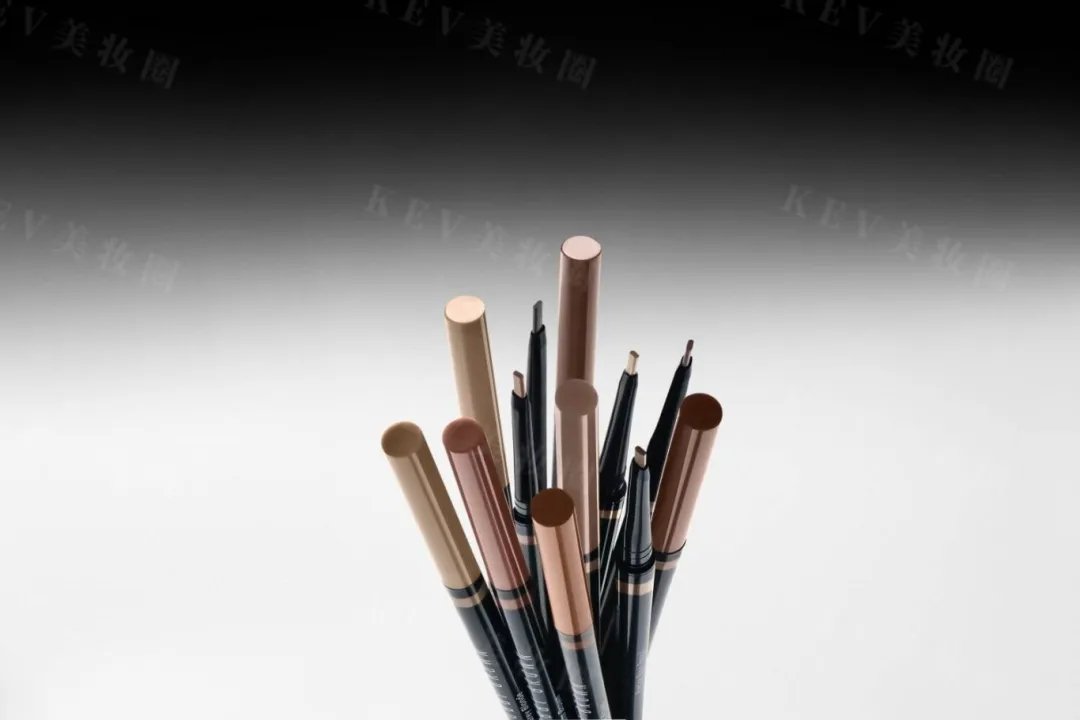美妆圈一周新品(上):植村秀遮瑕小毛笔;Prada网纱气垫;CPB肌肤之钥光盈粉饼
