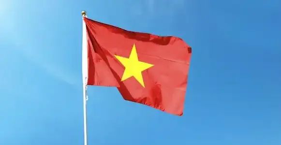 一周资讯:特朗普推出自有品牌香水Trump;悦诗风吟回应闭店;植物医生冲刺主板IPO... | 美妆风向标