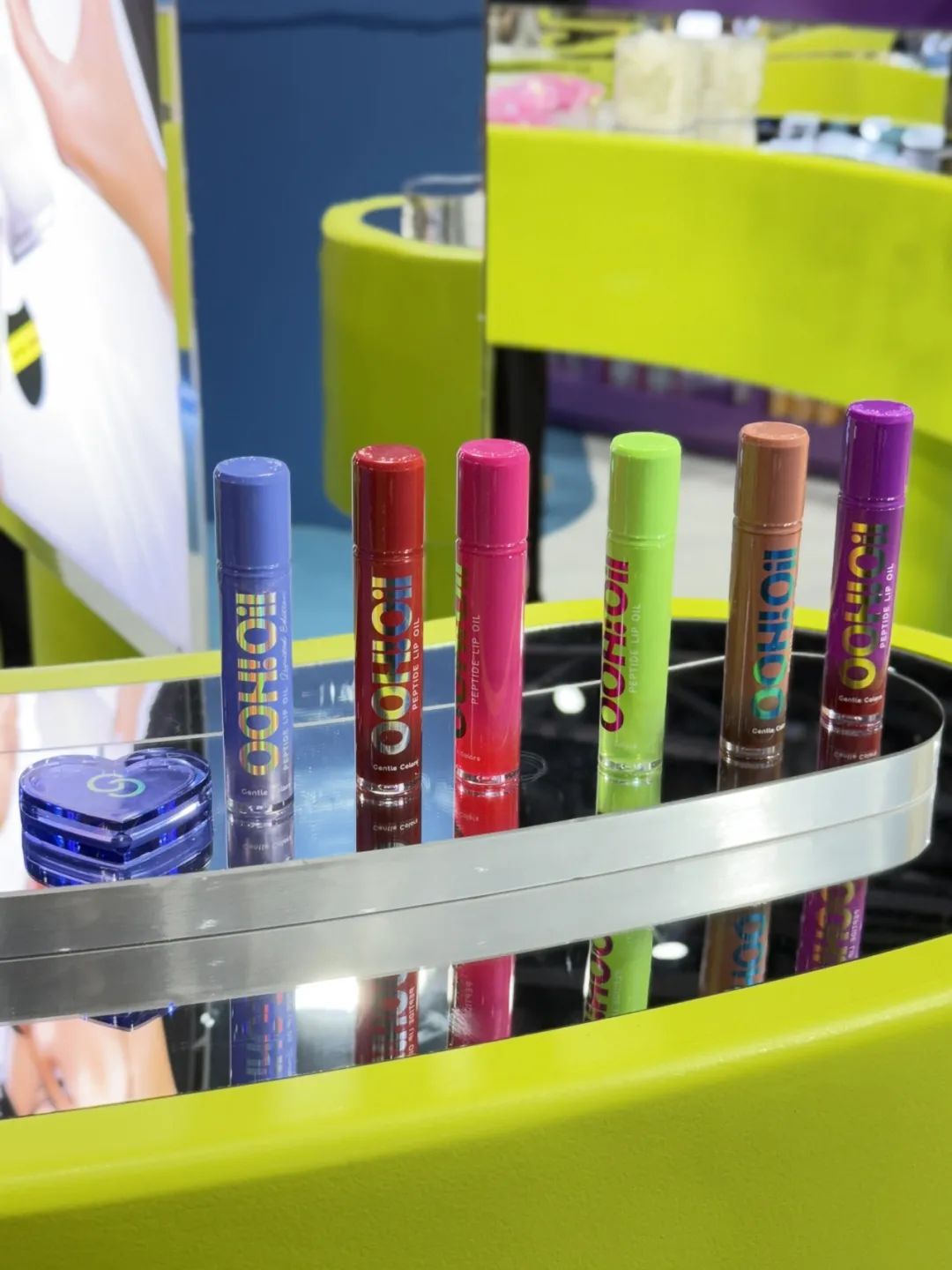 本土草本、多巴胺情绪、精准护理、宠物人文......探寻东盟展海外美妆新动向 | 行业洞察