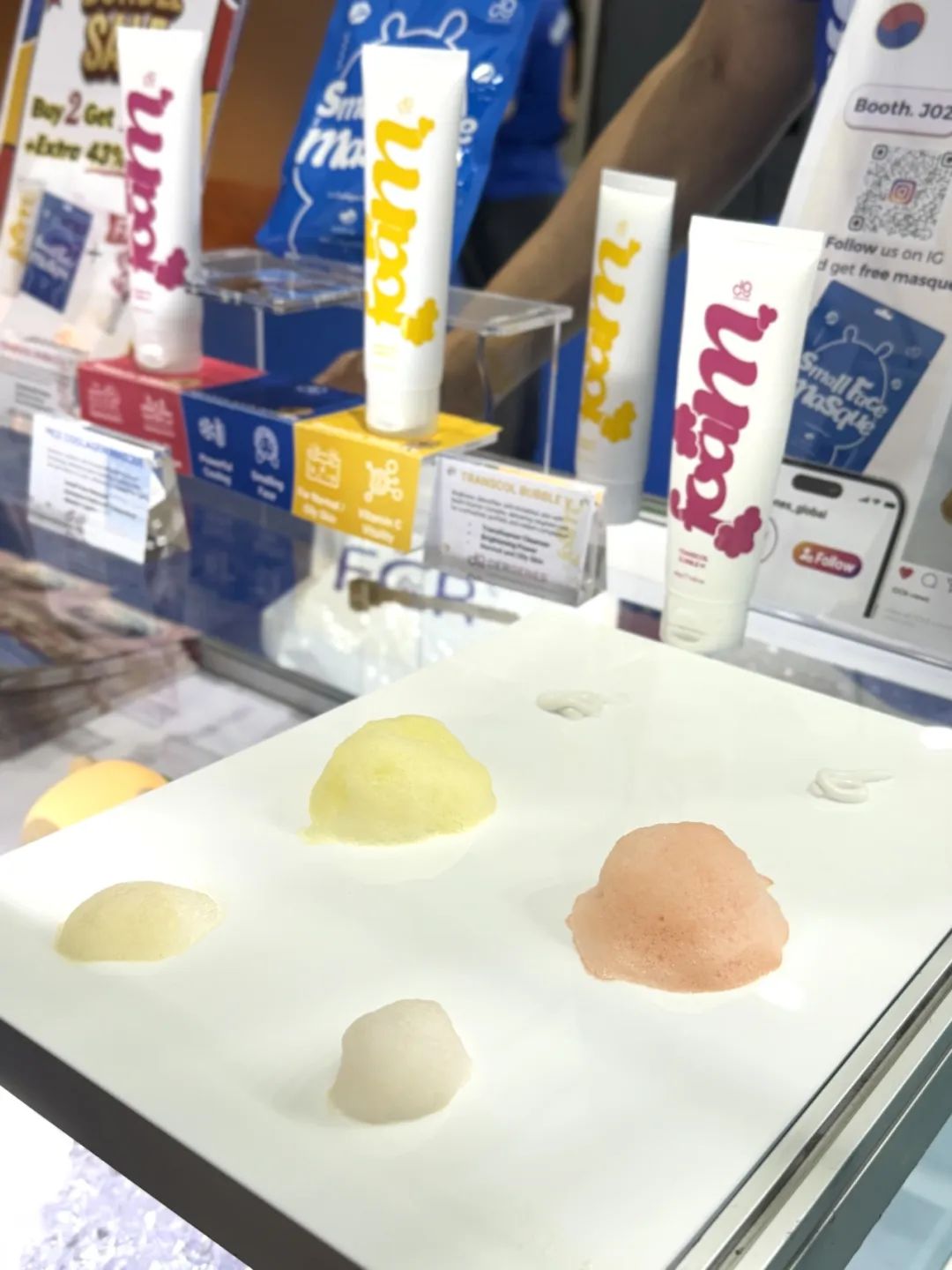 本土草本、多巴胺情绪、精准护理、宠物人文......探寻东盟展海外美妆新动向 | 行业洞察