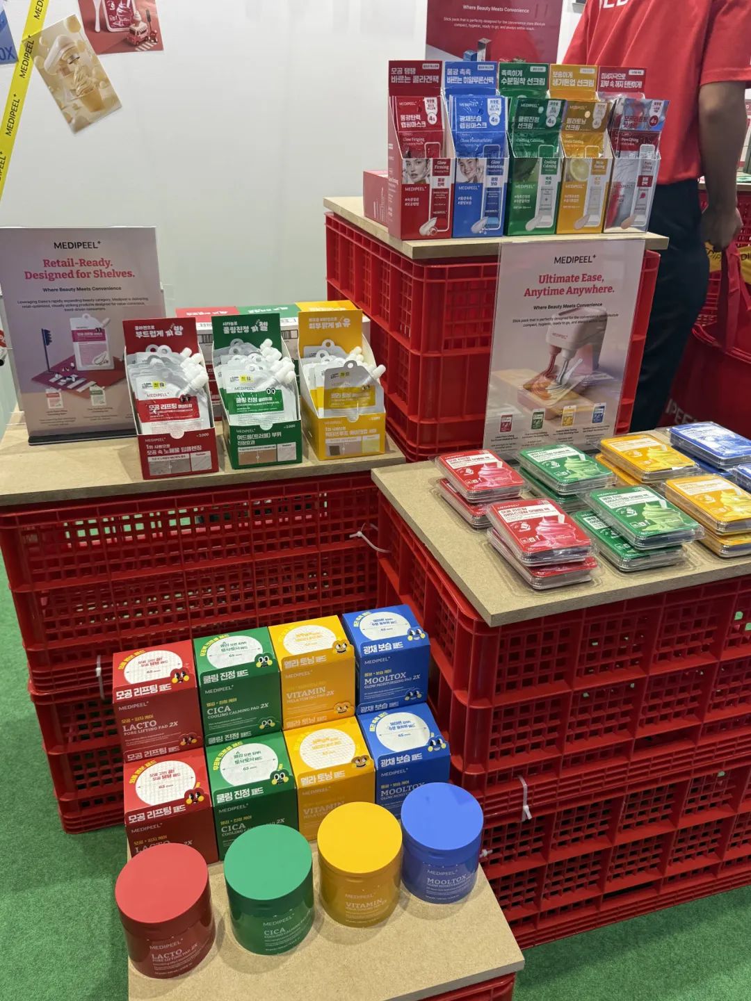 本土草本、多巴胺情绪、精准护理、宠物人文......探寻东盟展海外美妆新动向 | 行业洞察