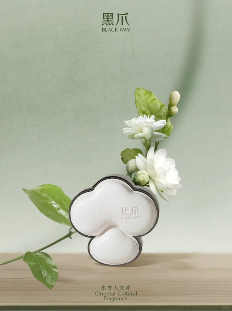 美妆圈一周新品(下):兰蔻小黑瓶滤镜水;兰芝牛奶清补凉;赫莲娜黑绷带50面霜;茱莉蔻限量版40周年馥郁玫瑰系列 | 新品速递