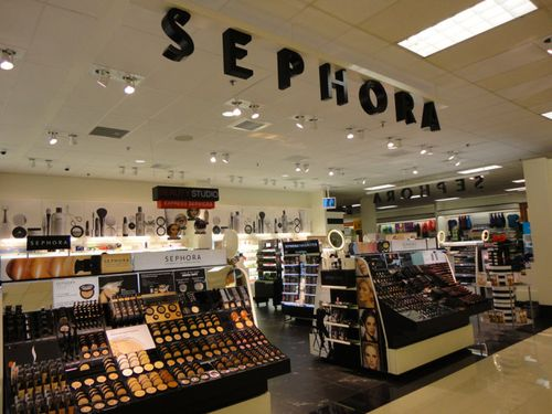 美妆新战场:便利店、名创优品为何爱上“自有品牌”?