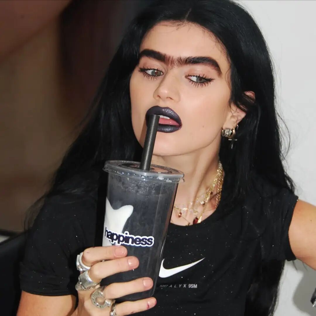 当“怀旧”成了最前卫的表达 | 营销事纪