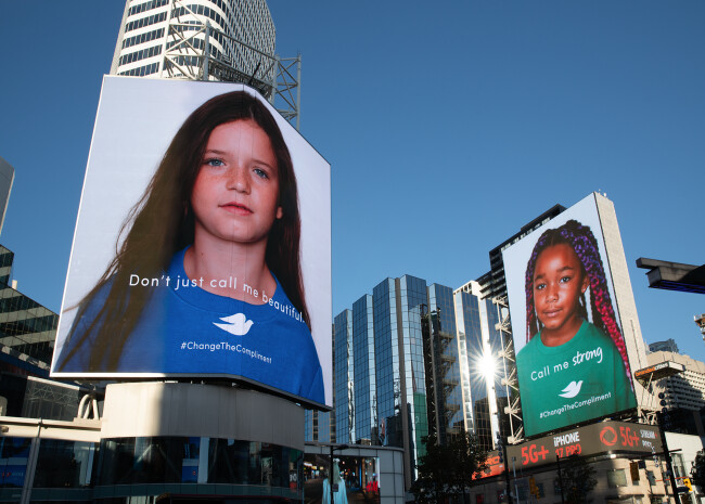 当“怀旧”成了最前卫的表达 | 营销事纪