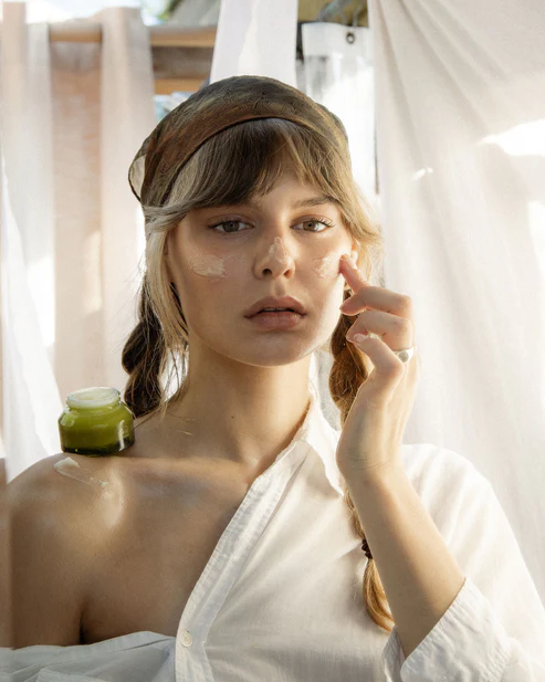 MP3腮红;李小龙膏;“死亡原因”眼影;素颜香水… | 海外上新