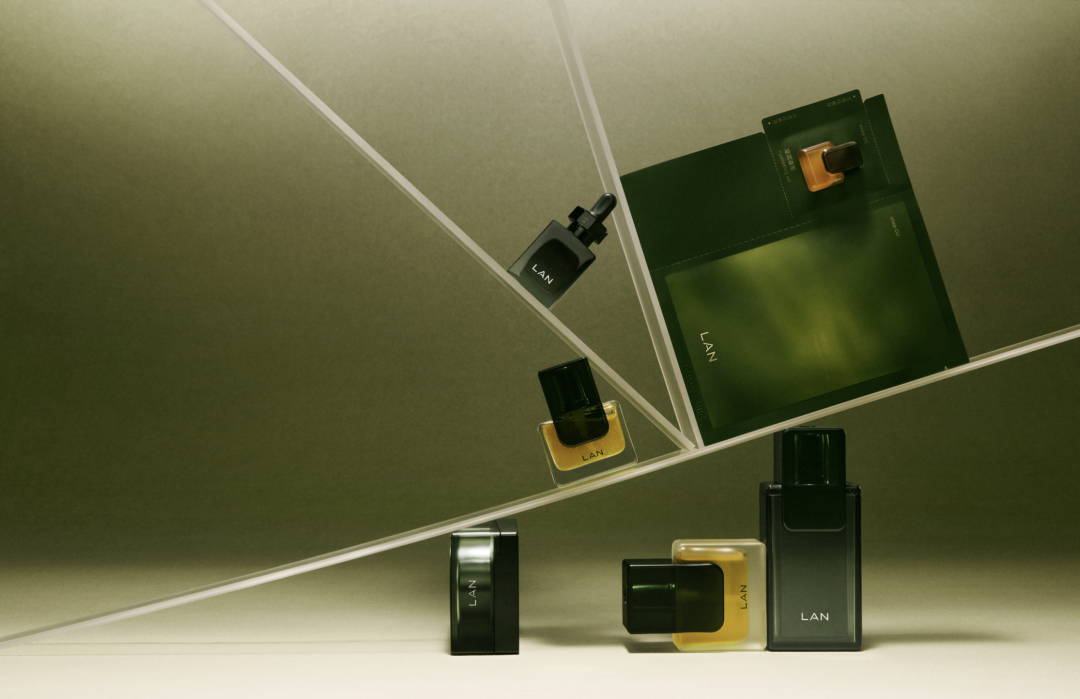 周热点：三谷、Rever母公司宣布破产；爱茉莉太平洋合作麻省理工开发可穿戴「电子皮肤」；珀莱雅重启男士护肤业务 | 美妆风向标