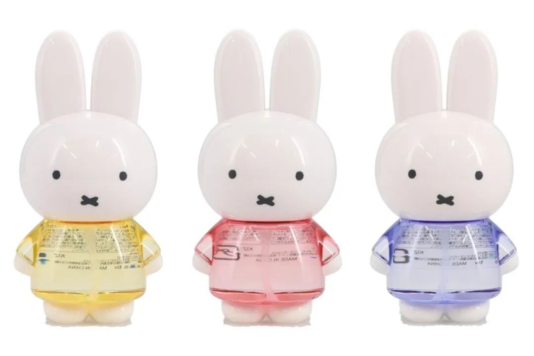 手机支架唇颊膏；死亡塔罗眼影；脏苏打香氛；皇家曲奇眼影盘… | 海外上新