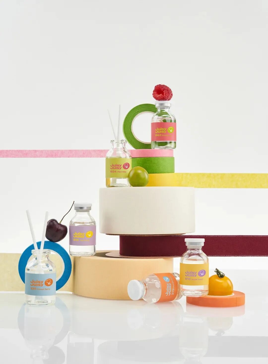 美妆圈一周新品（下）：欧莱雅黑金妆前乳；Colorkey珂拉琪「旋转木马」系列；罗拉玛希水光小粉喷... | 新品速递