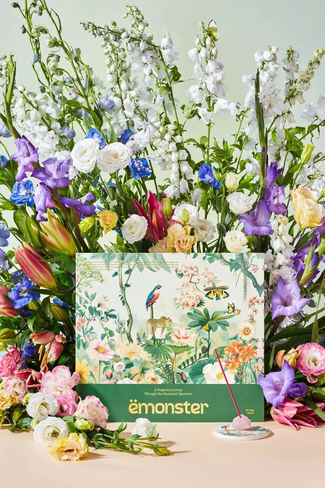 美妆圈一周新品（下）：欧莱雅黑金妆前乳；Colorkey珂拉琪「旋转木马」系列；罗拉玛希水光小粉喷... | 新品速递