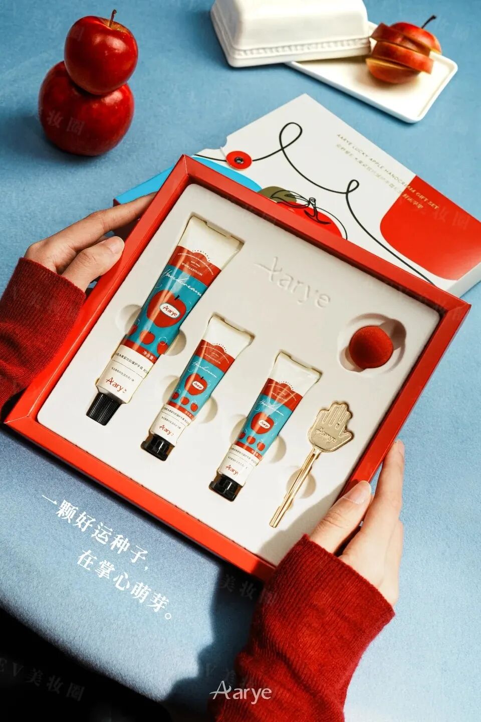 美妆圈一周新品（上）：OLAY流金沐浴露；尔木萄「樱桃红了」系列；安野屋好运苹果礼盒... | 新品速递