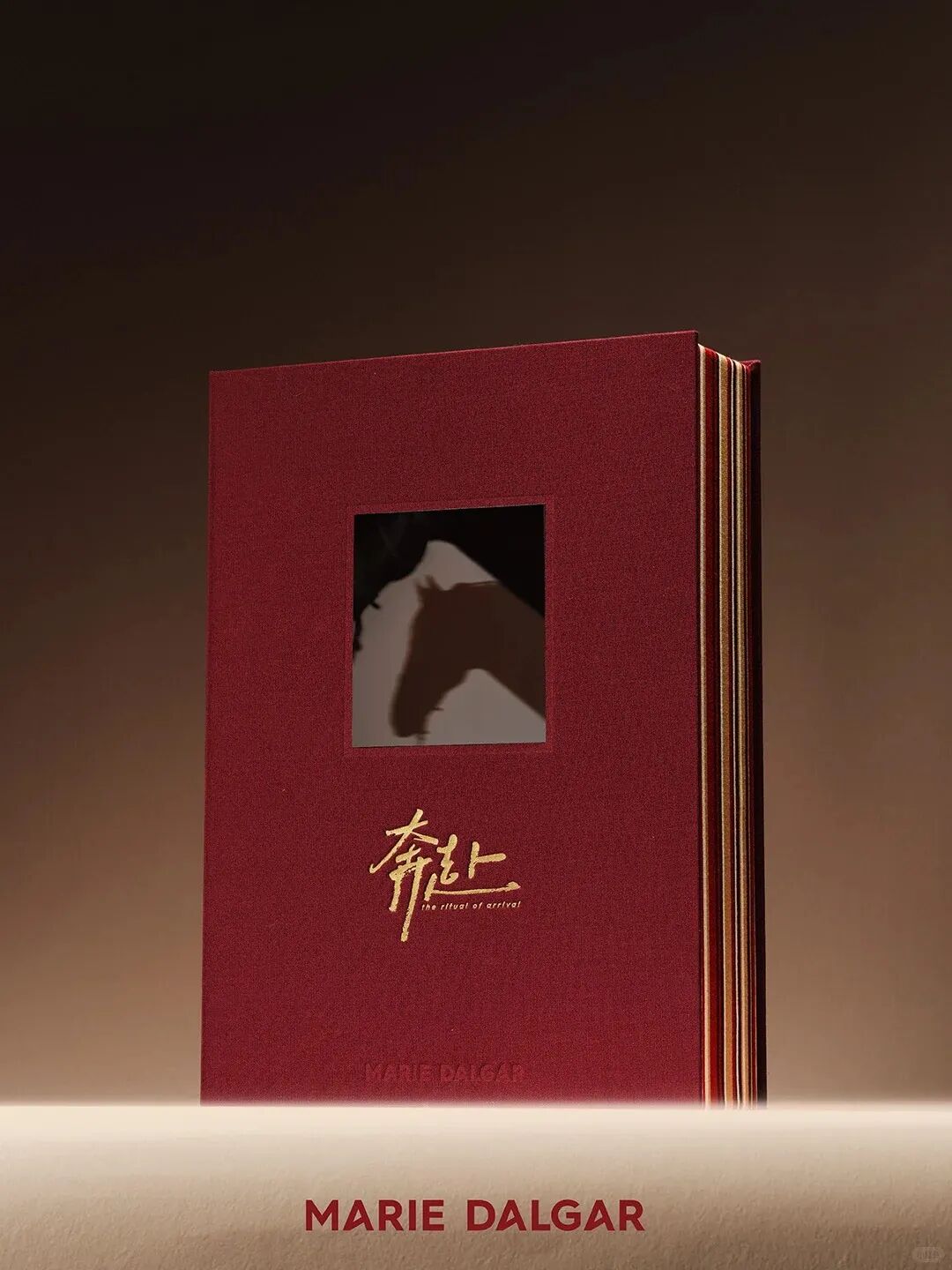 美妆圈一周新品（上）：娇韵诗双萃粉底液；酵色钻石棒眼影；玛丽黛佳奔赴限定系列；丰添防脱精华喷雾... | 新品速递