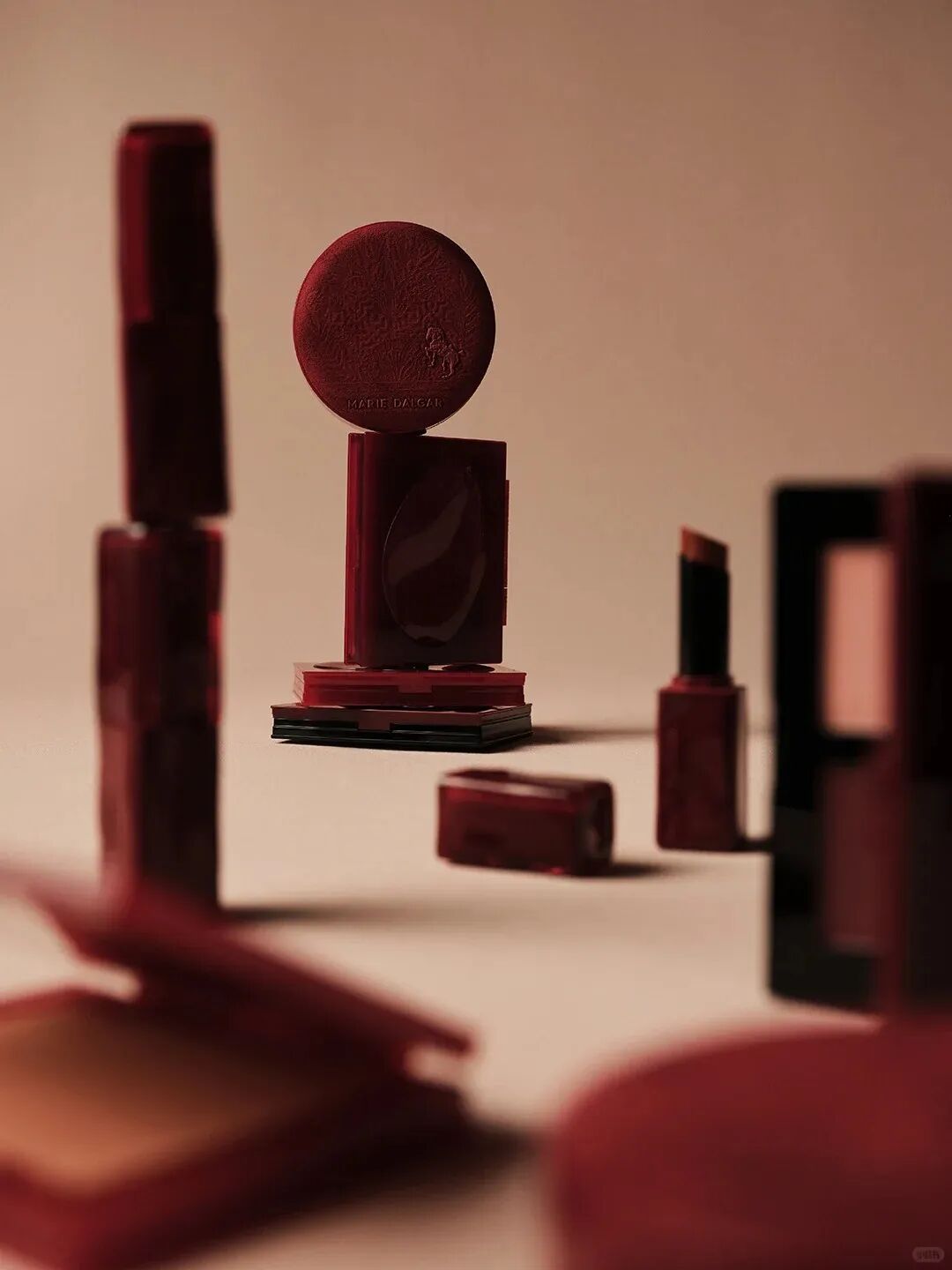 美妆圈一周新品（上）：娇韵诗双萃粉底液；酵色钻石棒眼影；玛丽黛佳奔赴限定系列；丰添防脱精华喷雾... | 新品速递