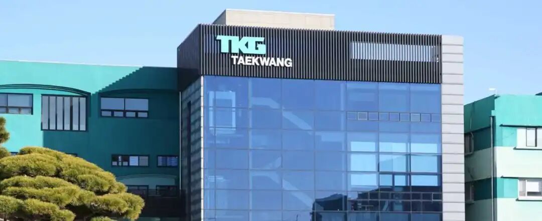 周热点：半亩花田冲刺「港股国货个护第一股」；小红书推出「AI小助手」智能获客工具；闻献推出线香品牌龟宝香居... | 美妆风向标