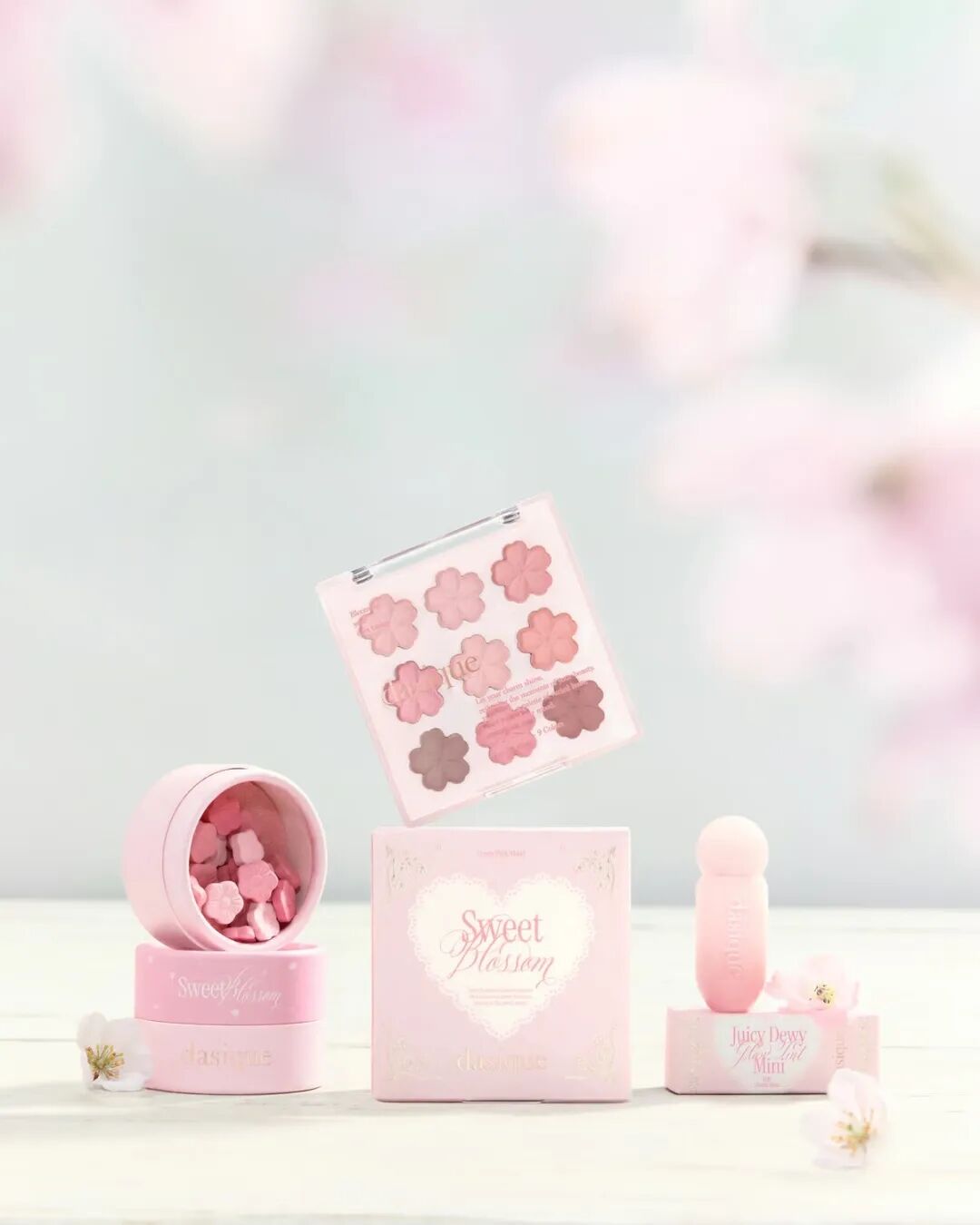 一周新品（上）：KIMTRUE且初黑金系列；小奥汀复原棒口红； SUQQU升级版粉底液... | 新品速递