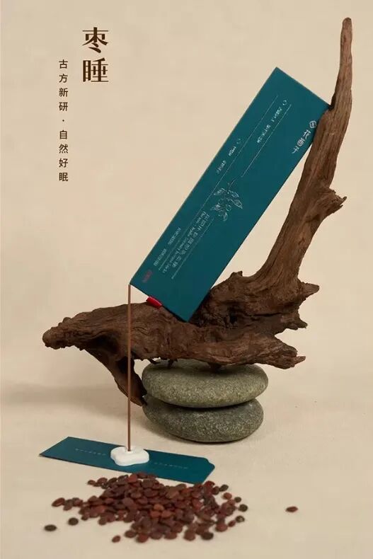 一周新品（上）：PASSIONAL LOVER恋火柔润缎光多用膏；3CE小硬糖唇釉；酵色蛋肌腮红液；Dior迪奥真我浓情香精... | 新品速递