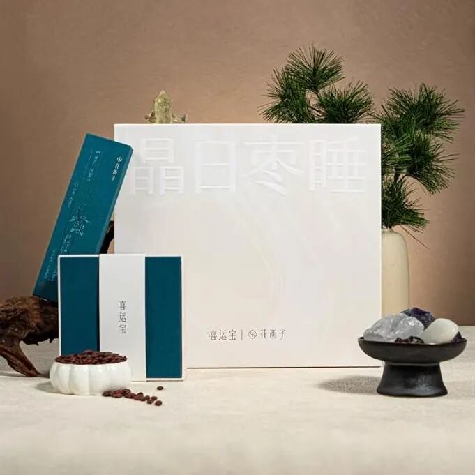 一周新品（上）：PASSIONAL LOVER恋火柔润缎光多用膏；3CE小硬糖唇釉；酵色蛋肌腮红液；Dior迪奥真我浓情香精... | 新品速递