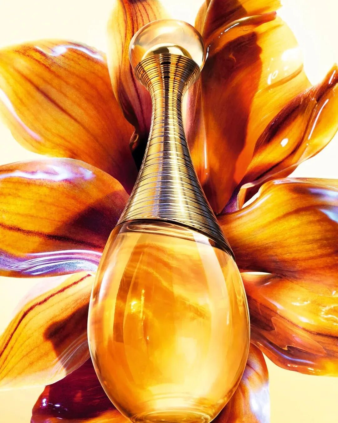 一周新品（上）：PASSIONAL LOVER恋火柔润缎光多用膏；3CE小硬糖唇釉；酵色蛋肌腮红液；Dior迪奥真我浓情香精... | 新品速递