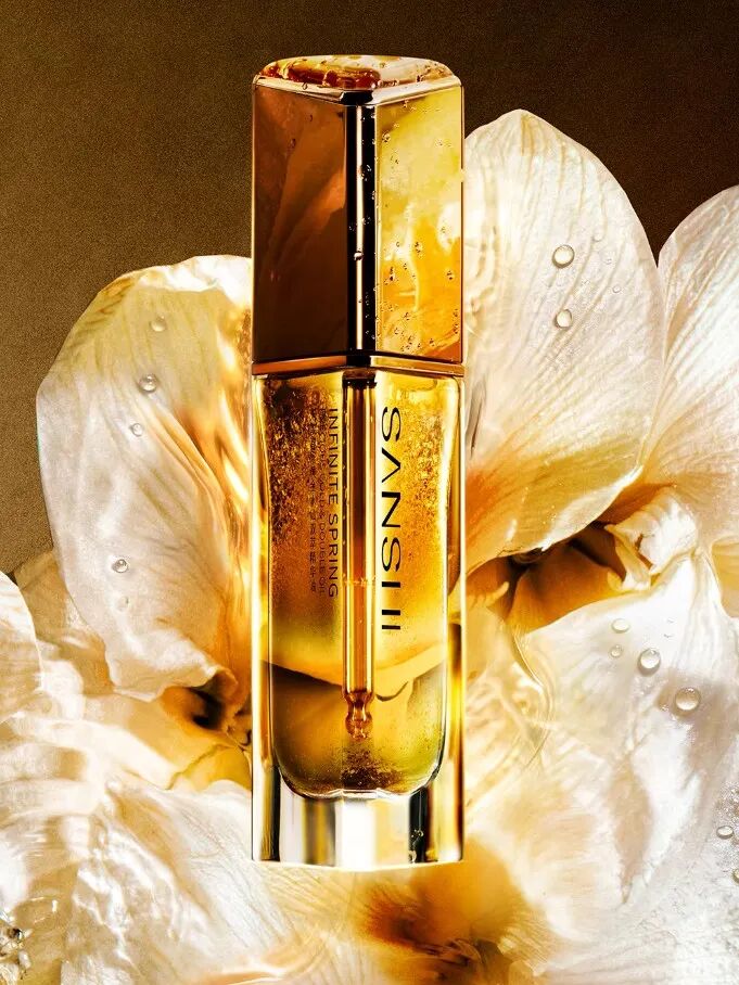 MISTINE男士护肤系列;三式黄金水仙双萃精华油;米家×闻献智能香氛机;倩碧超光子粉底液... | 新品速递